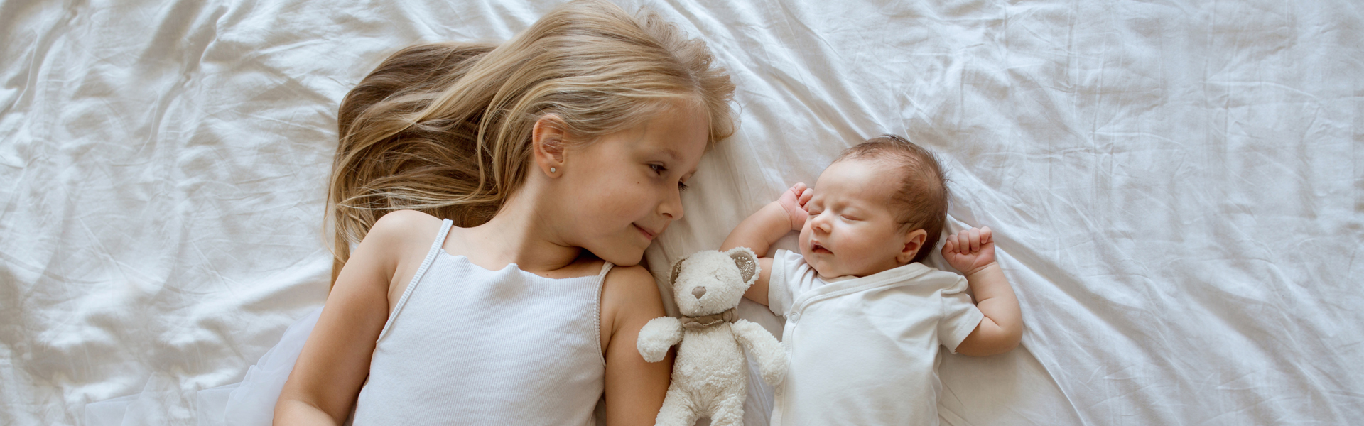 Како да ги подготвите поголемите деца за доаѓањето на нов член во семејството?